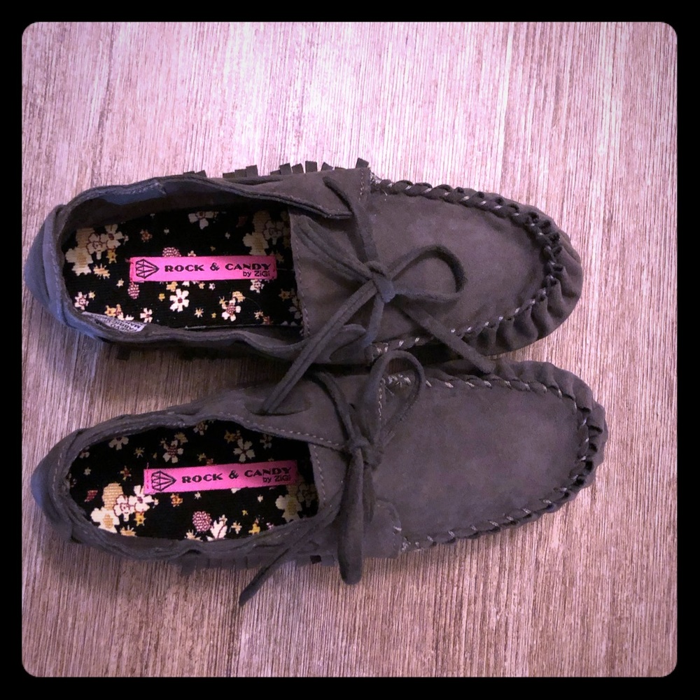 NWT Rock&Candy grey moccasins 6.5